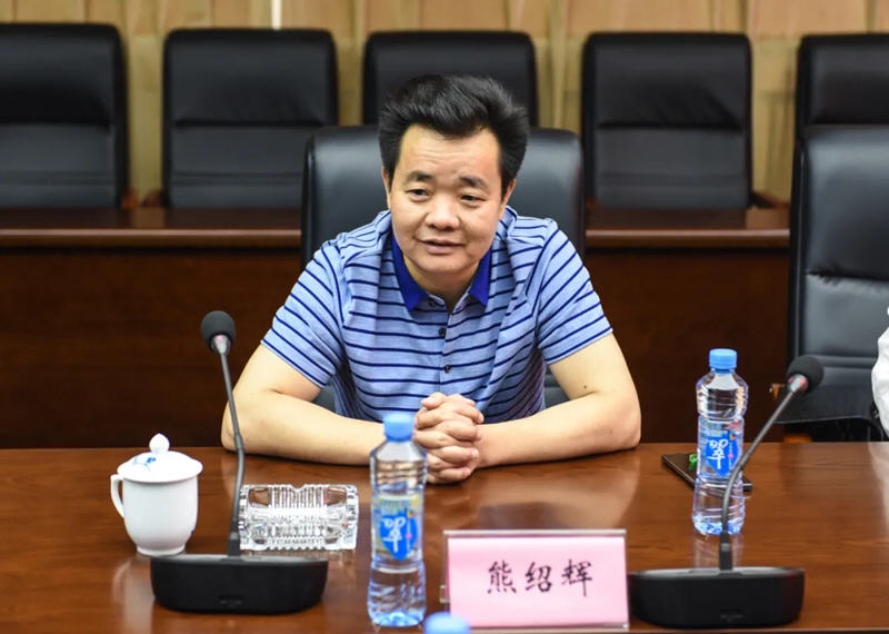 江西長(zhǎng)運(yùn)與南昌市工傷和職工失業(yè)保險(xiǎn)服務(wù)中心召開(kāi)“彰顯省會(huì)擔(dān)當(dāng)，我們?cè)趺锤伞逼髽I(yè)研討專(zhuān)題會(huì)