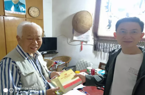 長(zhǎng)鴻物業(yè)開展離退休老黨員黨史學(xué)習(xí)教育