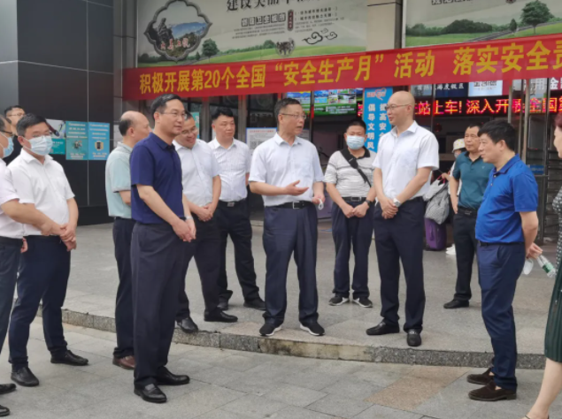 市人大常委會(huì)黨組書(shū)記、主任朱寅健一行調(diào)研上饒汽運(yùn)