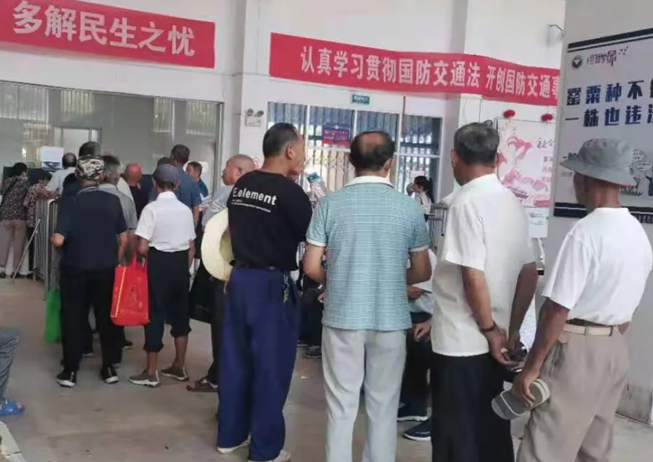 景德鎮(zhèn)長運：浮梁長運老年公交卡年審、換證工作全面展開