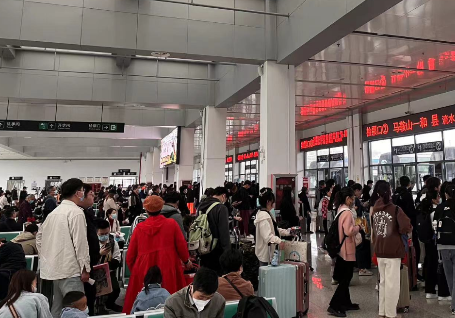 ?馬鞍山長客：“五一”打好“安全牌”、“服務(wù)牌”、“保障牌”