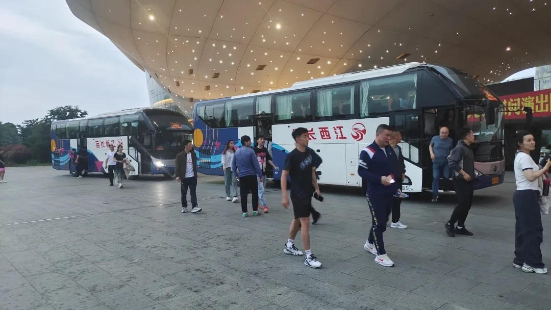 九江長(zhǎng)運(yùn):護(hù)航羽毛球友誼賽