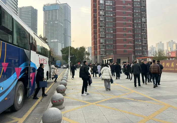 都市城際公交：圓滿完成全國第三十一屆校長峰會運輸保障任務(wù)