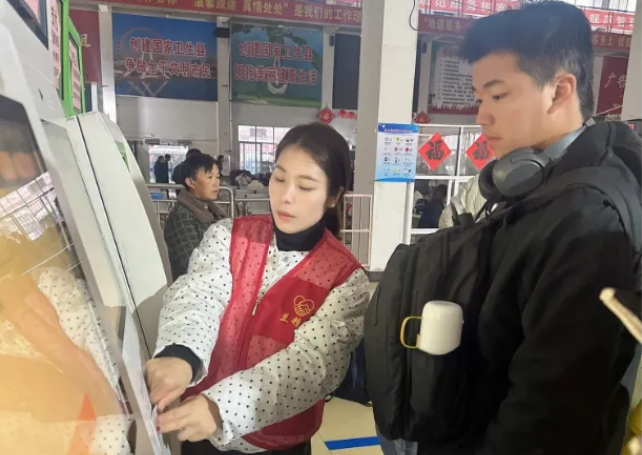 用行動詮釋擔當 保障旅客安全出行