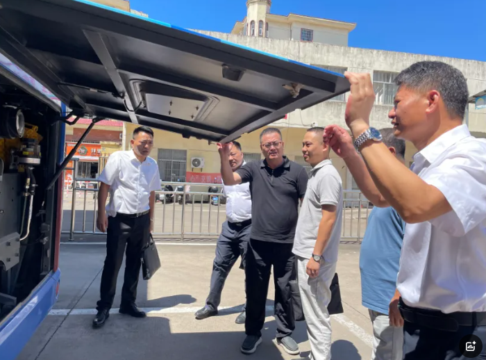 撫州長運：公司領(lǐng)導(dǎo)到東鄉(xiāng)分公司調(diào)研