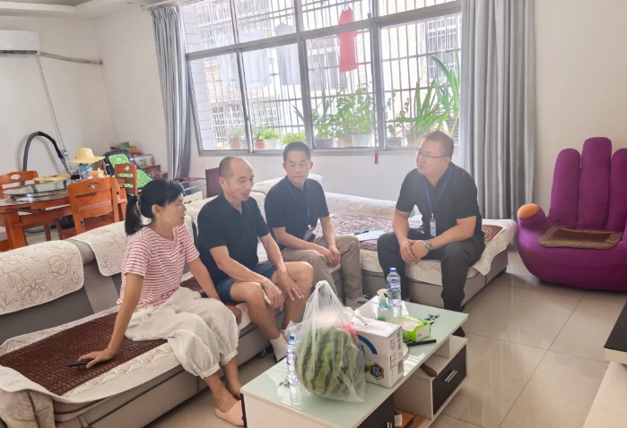 萍鄉(xiāng)長運 家訪暖心行   共筑同心橋