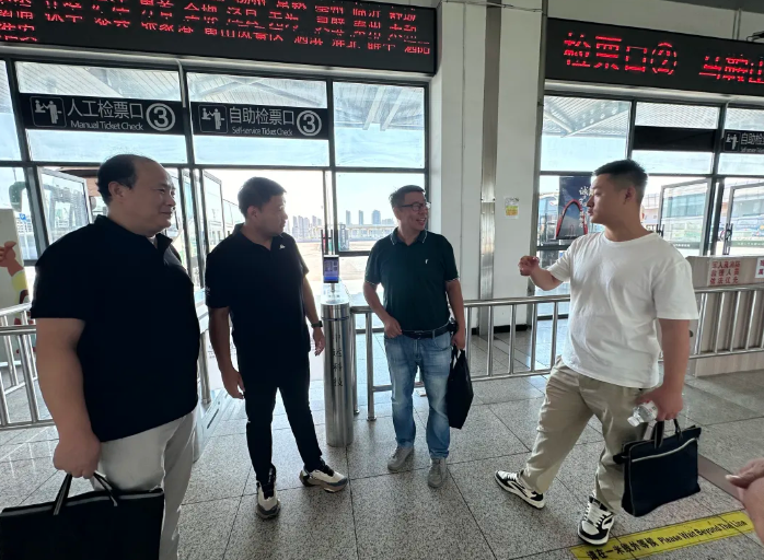 馬鞍山長(zhǎng)客 市道路運(yùn)輸管理服務(wù)中心到馬鞍山汽車(chē)客運(yùn)站開(kāi)展安全檢查