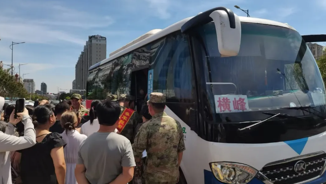 服務(wù)質(zhì)量“百日”攻堅(jiān) || 上饒汽運(yùn)：“百日攻堅(jiān)”凈舊車(chē) 一程榮光送新兵