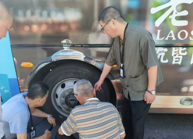 景德鎮(zhèn)長運(yùn)：開展節(jié)前車輛安全、服務(wù)質(zhì)量大檢查