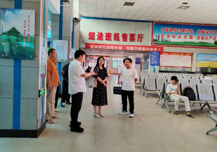 贛州市交通運輸發(fā)展中心領導檢查贛州方通“雙節(jié)”運輸保障工作