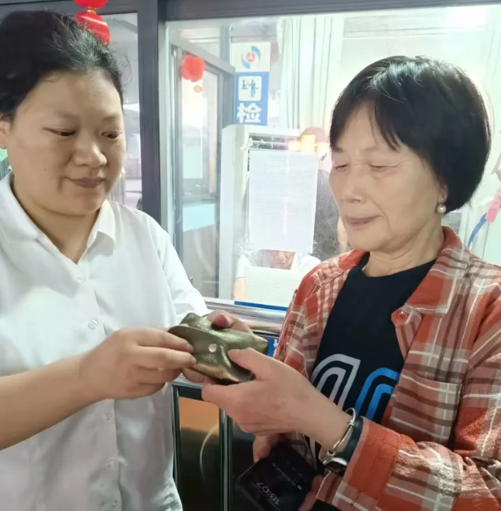 上饒汽運：拾金不昧暖人心 守護“雙節(jié)”出行路