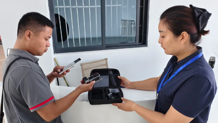 暖新聞 || 萍鄉(xiāng)長(zhǎng)運(yùn)：暖心續(xù)航！遺落相機(jī)郵寄到家