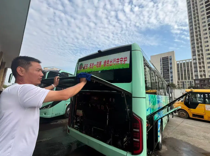 服務(wù)質(zhì)量“百日”攻堅 || 鄱陽長運：車廂方寸間 服務(wù)無止境