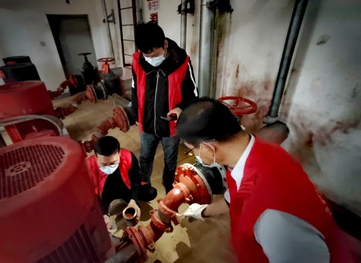 長運(yùn)物業(yè) 除銹刷漆 專項(xiàng)維護(hù)消防設(shè)施