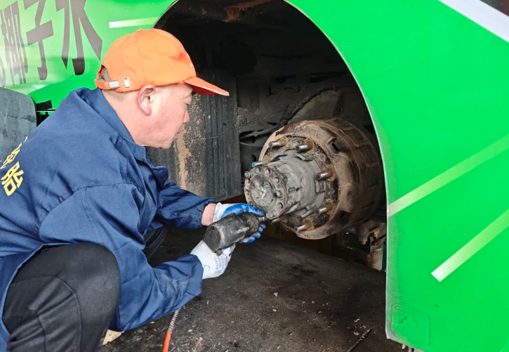 鷹潭公司 開(kāi)展修理工維修技能比賽