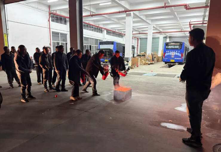 馬鞍山長客：當(dāng)涂長客召開駕駛員安全機務(wù)例會并開展消防演練